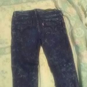Levis