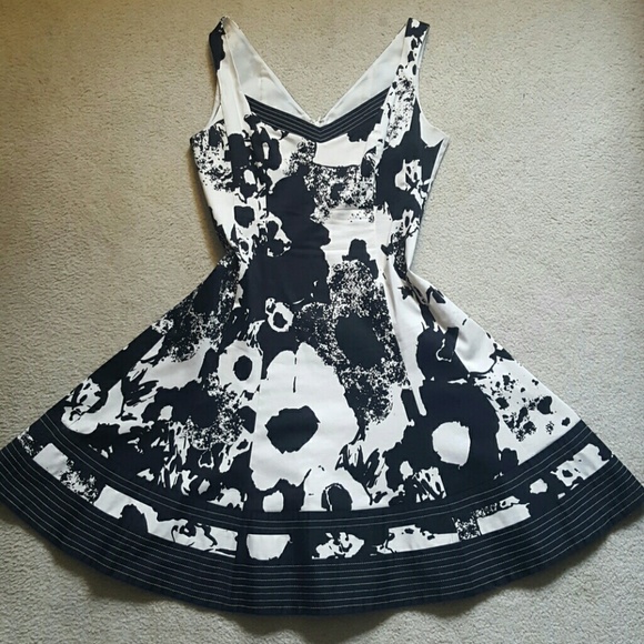 Jones New York Dresses & Skirts - SALE!! Jones New York Sleeveless Dress