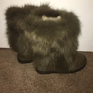 Bear paw fur boots