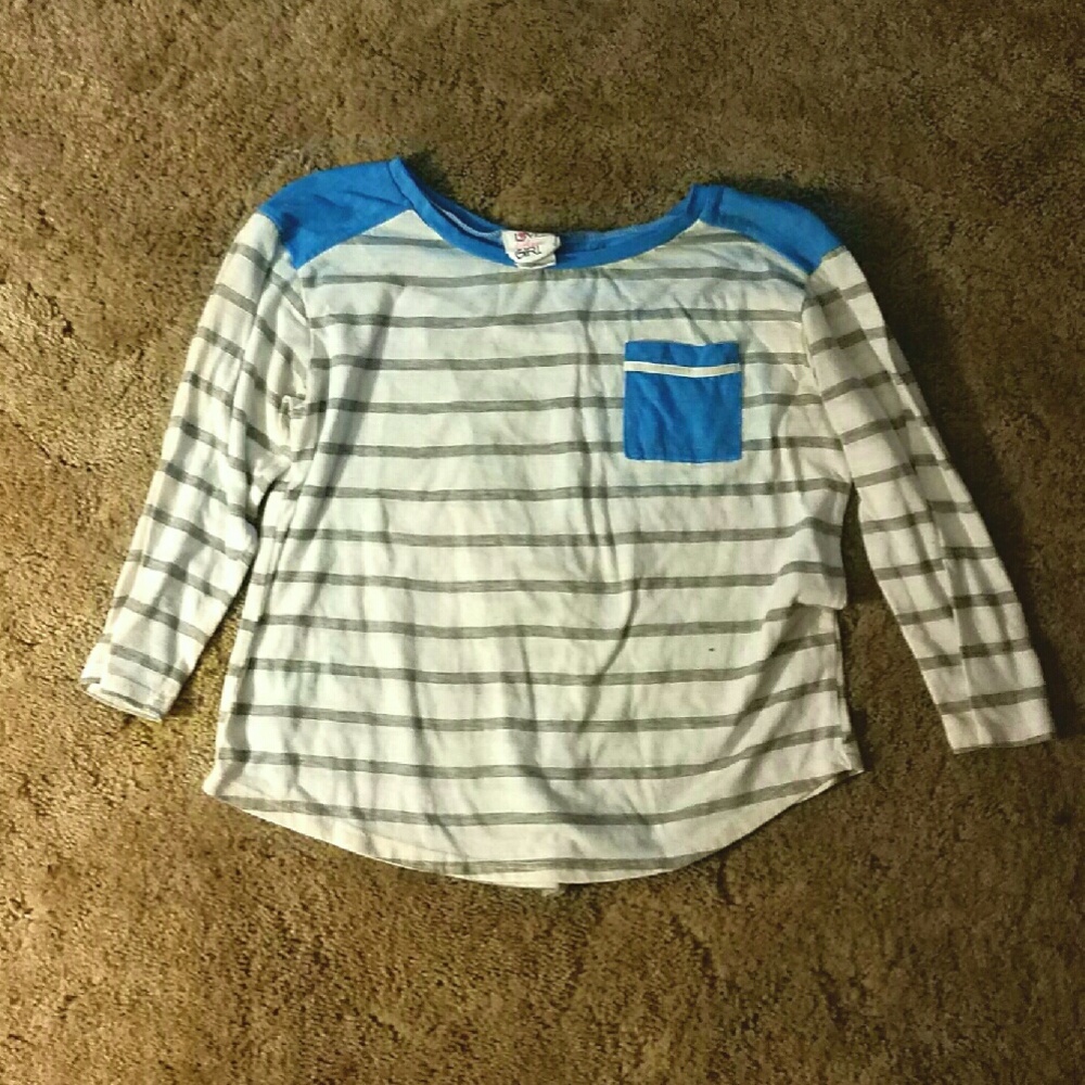 White long sleeveish girls shirt