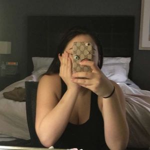 Meet your Posher, Kira