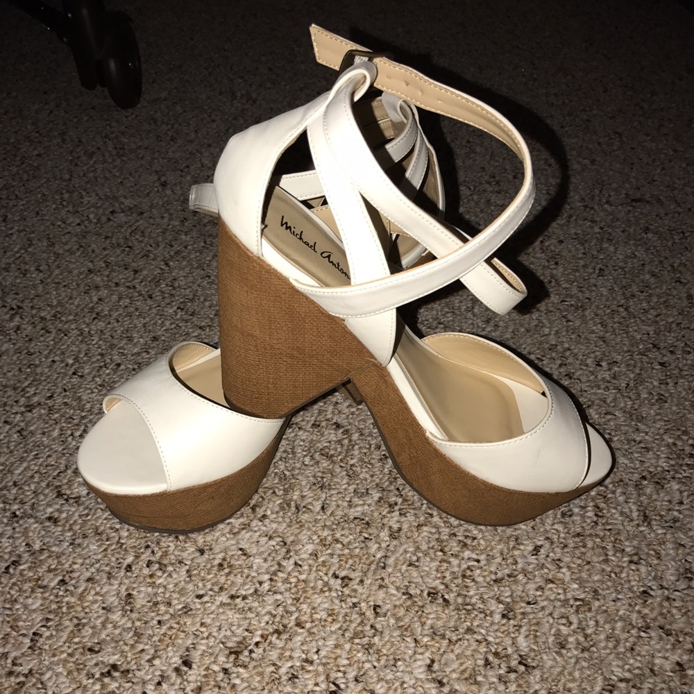 BRAND NEW Size 10 Wedges