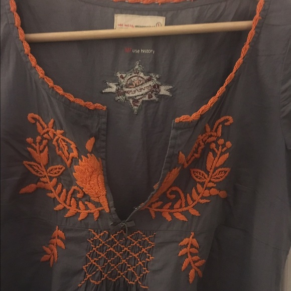 Cute tunic top - Picture 2 of 2