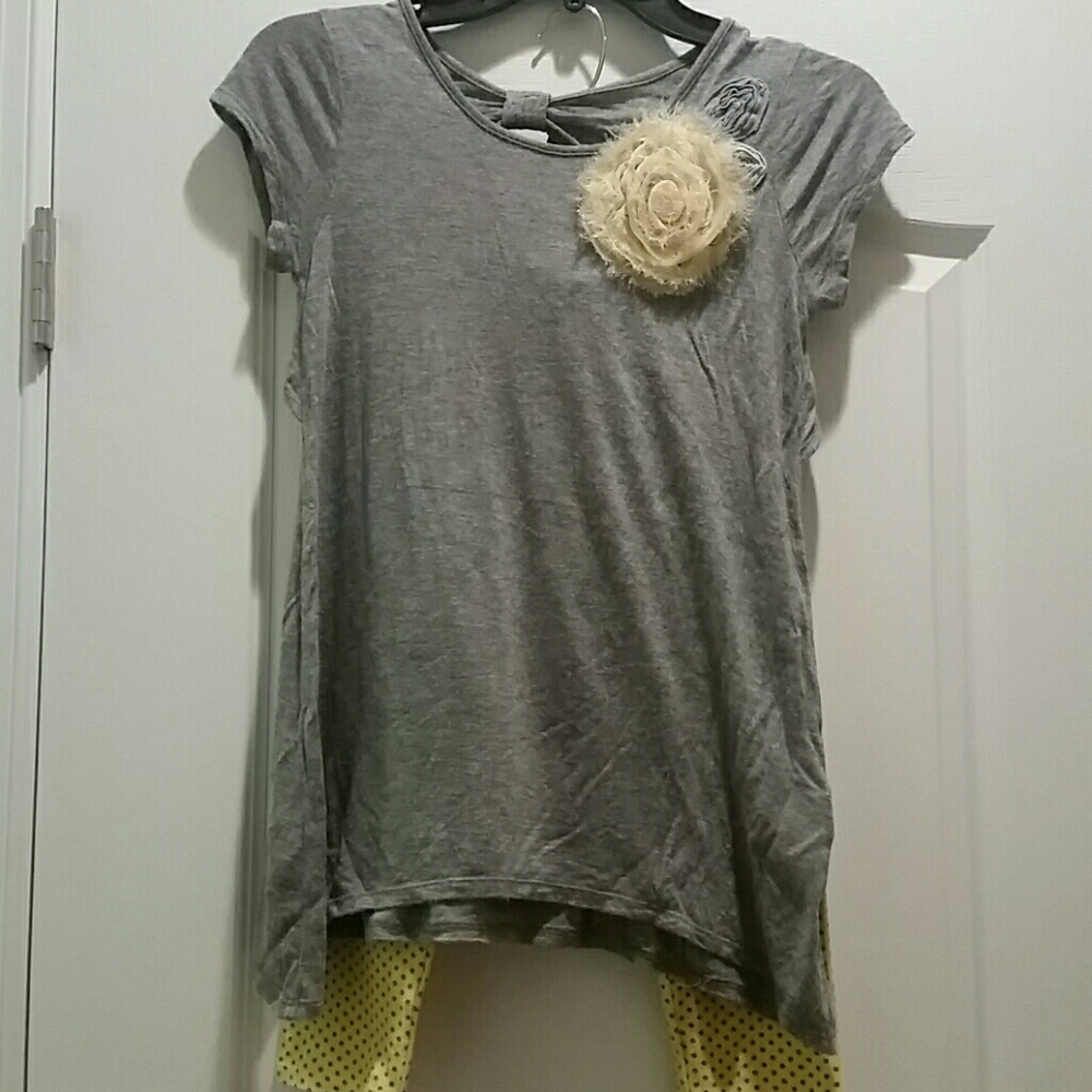 Top with Capri pants