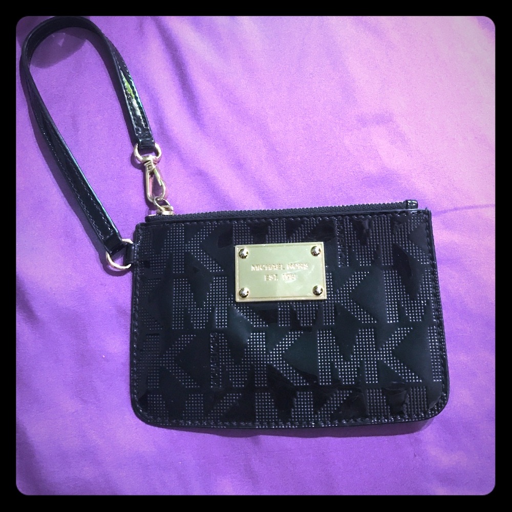 Michael kors wristlet