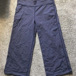 Size 8 wide leg lululemon capris