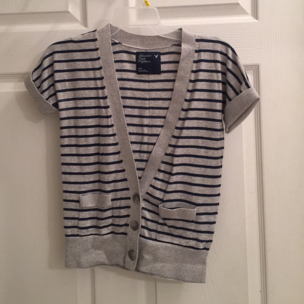 ❗️SOLD❗️American Eagle short sleeve sweater!