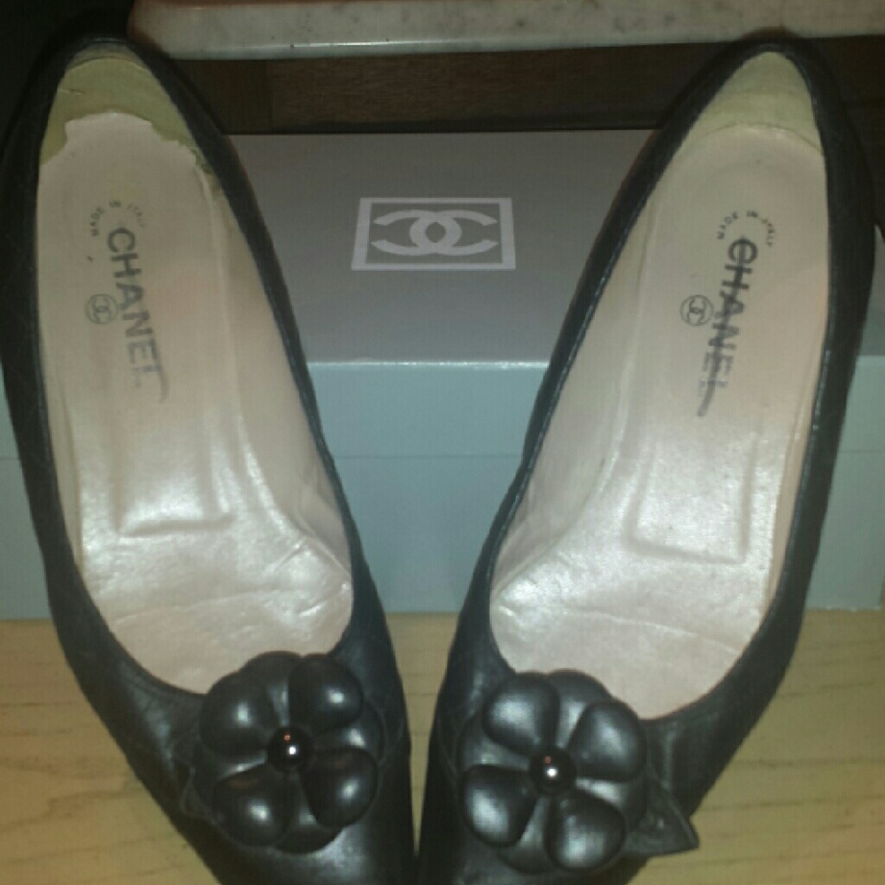 CHANEL FLATS