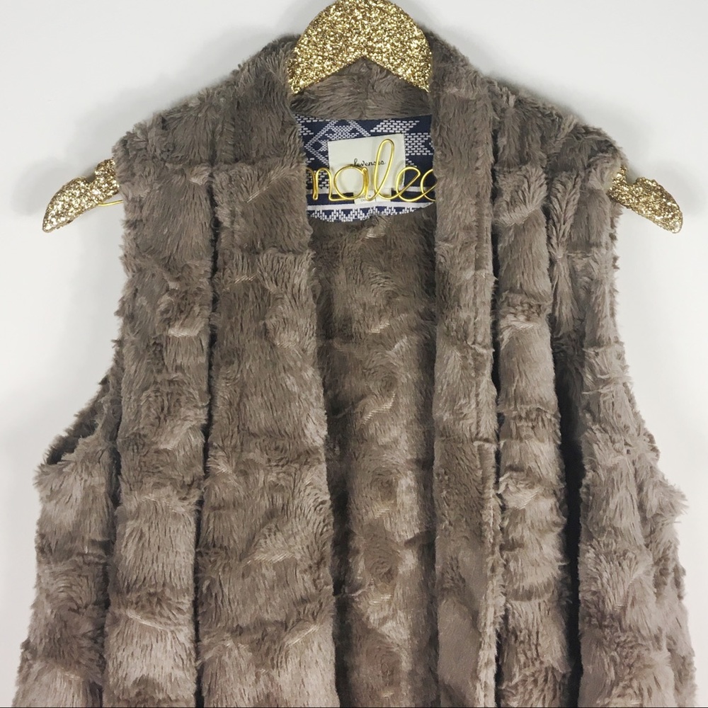 🚫SOLD🚫Anthropologie Elevenses Faux Fur Vest - Picture 2 of 4