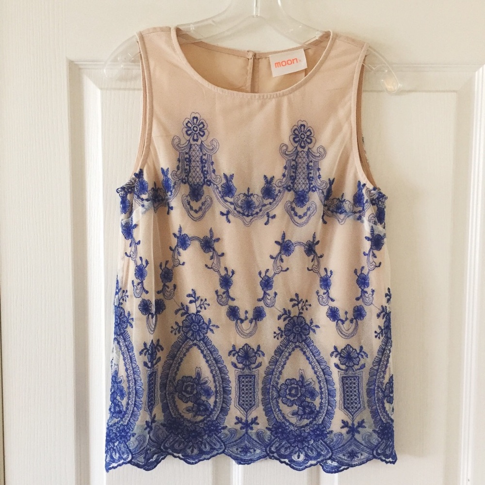 Embroidered Sleeveless Blouse
