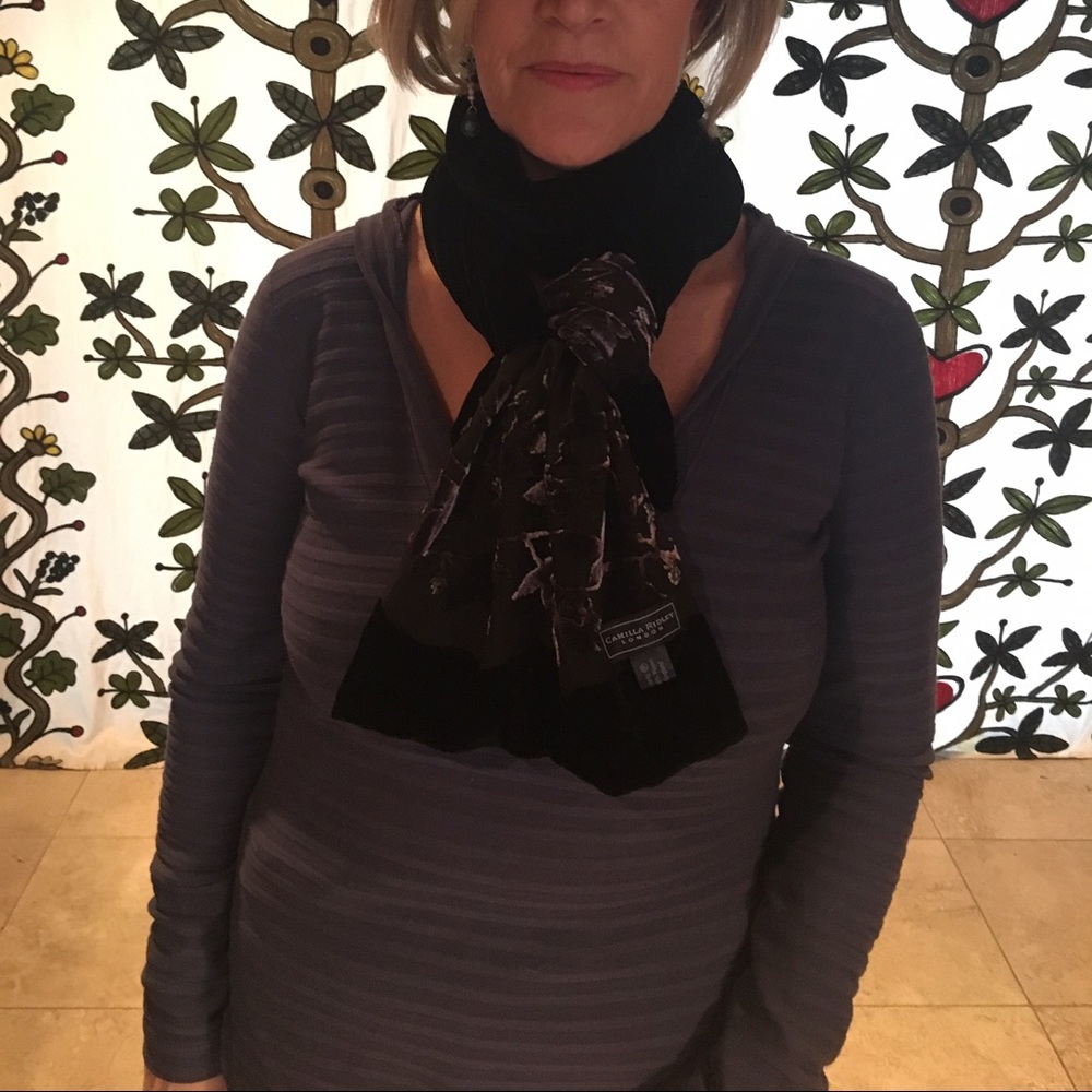 Velvet scarf from London