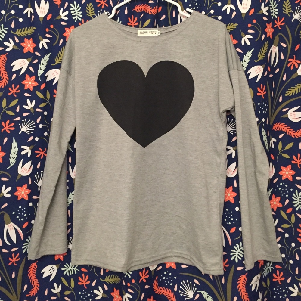 Heart tee❤️❤️❤️ - Picture 1 of 4