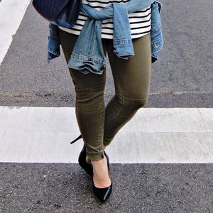 BCBG Black Pumps *Size 4*