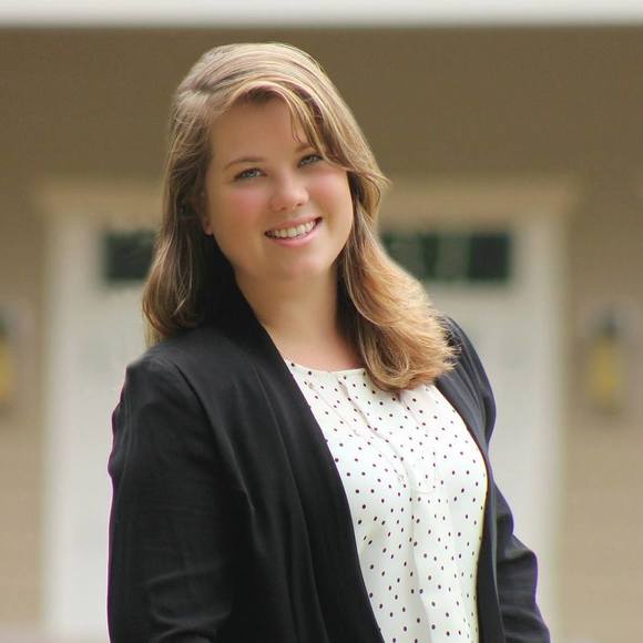 Meet your Posher, Emily - Picture 1 of 1