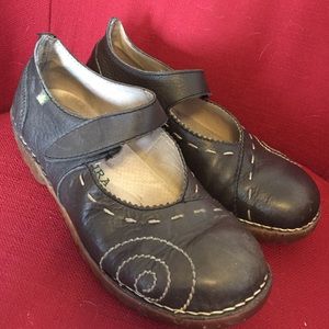 El Naturalista Mary Jane Shoes
