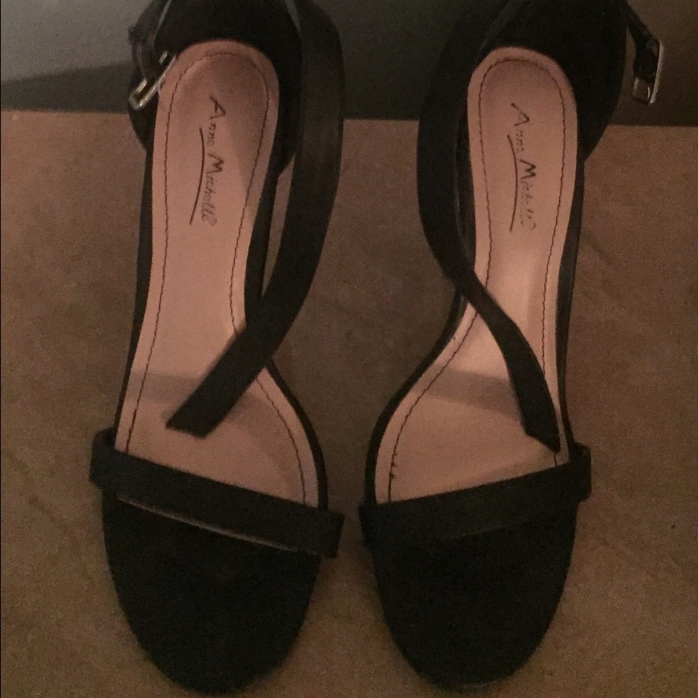 Black strap sandal