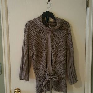 Oatmeal color 3/4 sleeve sweater