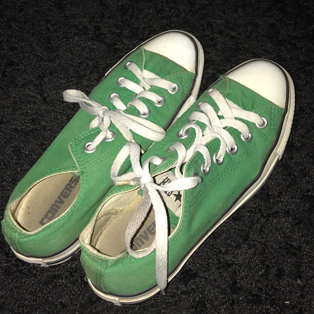 Very good condition green converse mens 5 womens 7