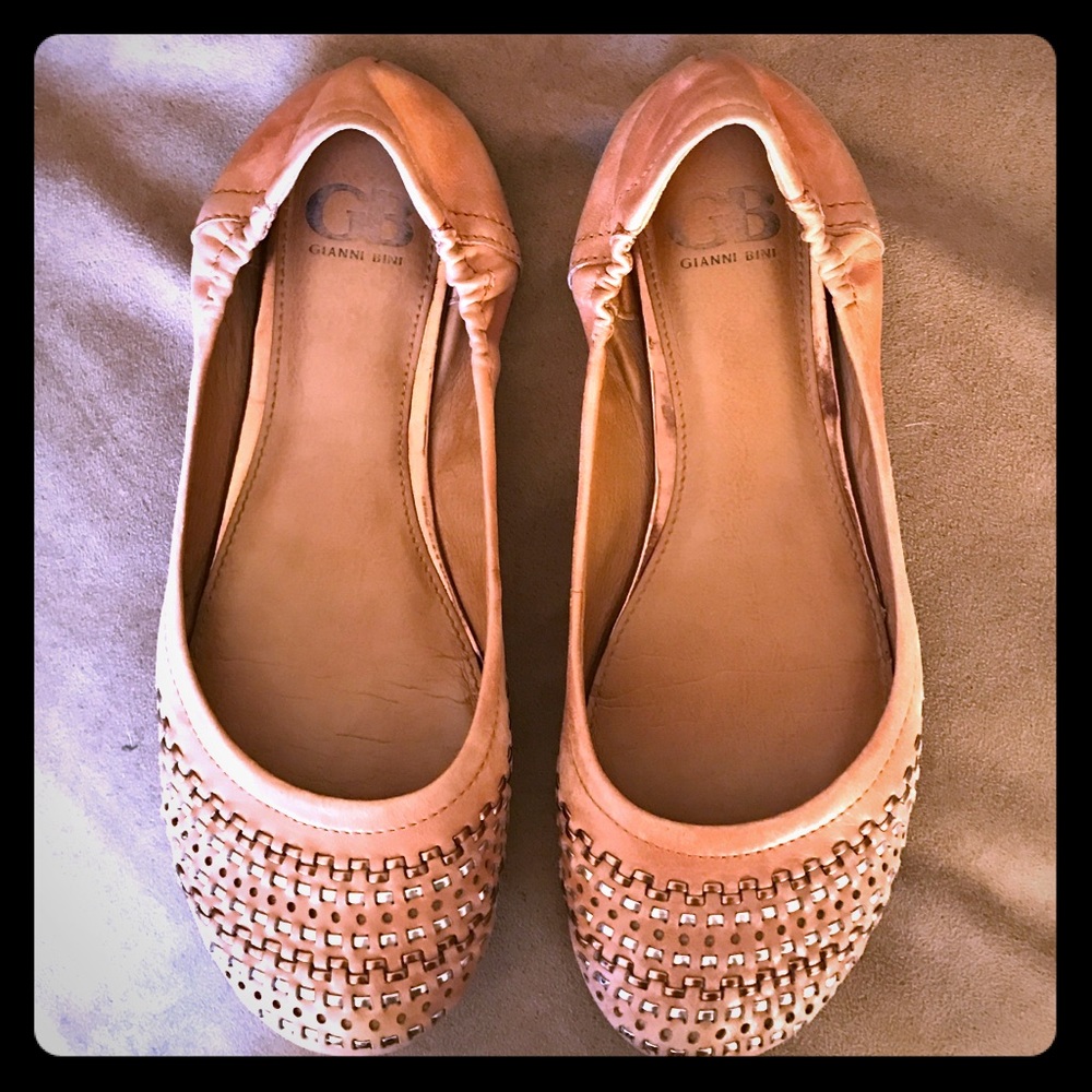 Gianni Bini Leather Flats Sz 8.5