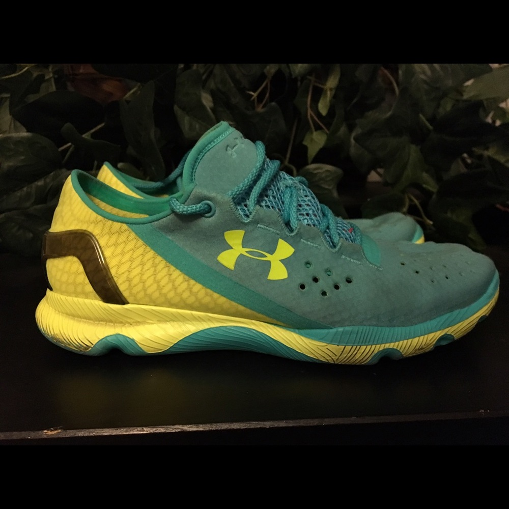 Women's Under Armour shoes