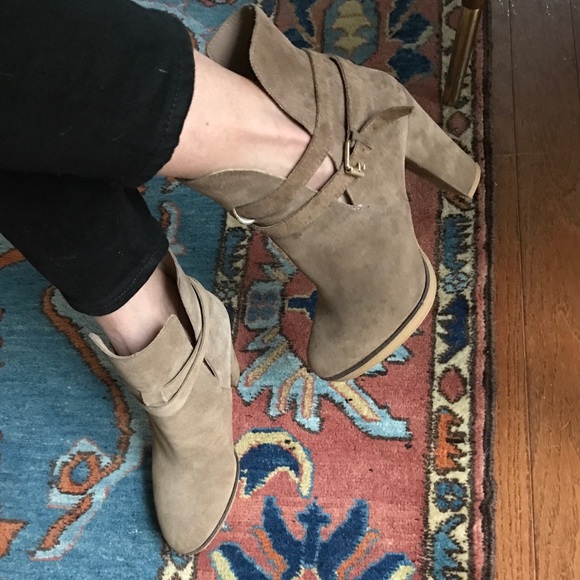 Zara Shoes - Zara collection platform ankle boots. Size 38