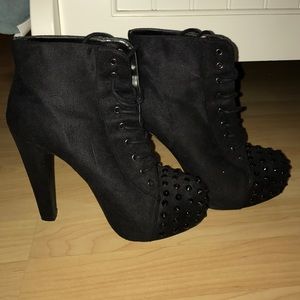 Black platforms