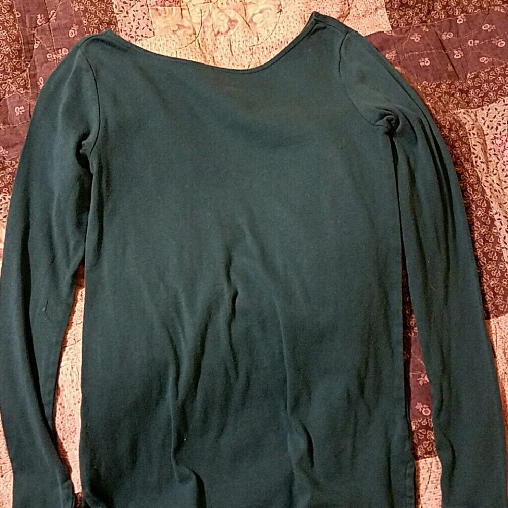 Gap xs boat neck tee.