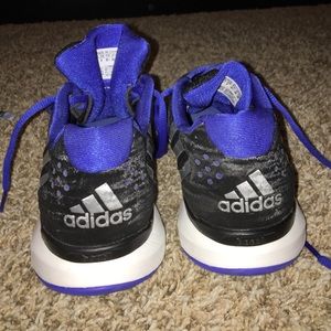 Adidas Volleyball shoes lightly worn size 7 1/2