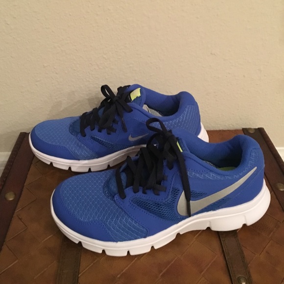 Nike Other - 👉FREE SHIPPING👈 Boys 4Y Nike Sneakers