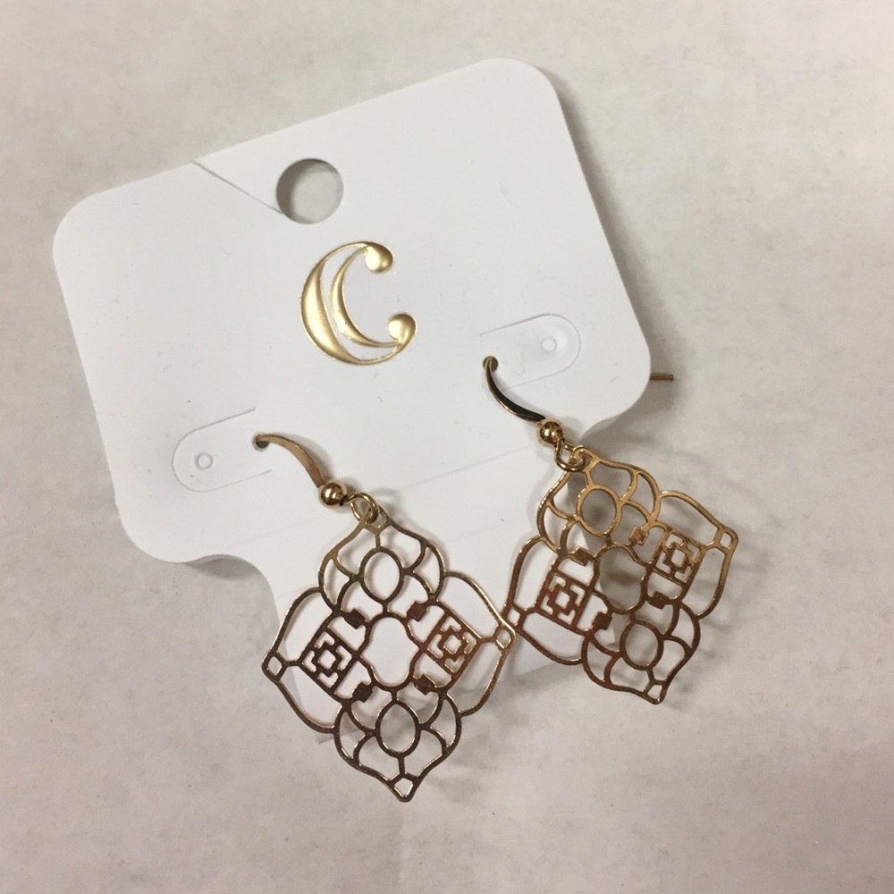 Gold patterned earrings