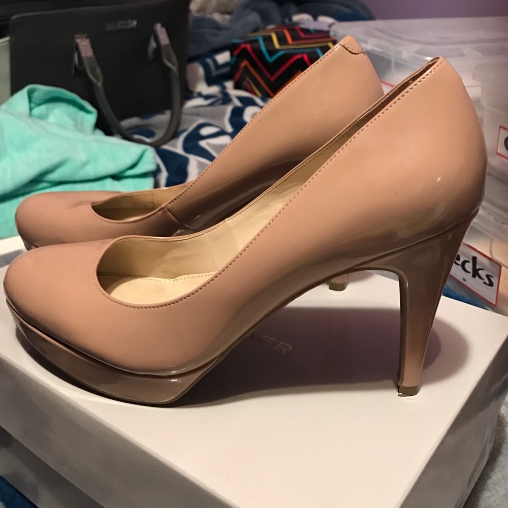Heels - Picture 2 of 3