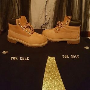 LAST PRICE DROP Timberland boot size:13.5 in boys