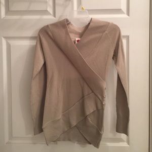 🎉SOLD!!🎉 Derek Heart beige sweater! NWOT