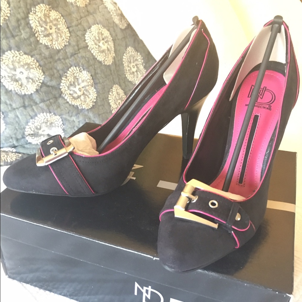 New Directions Black Suede Heels