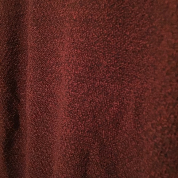 ❄️Gorgeous Maroon Sweater ❄️ - Picture 3 of 3