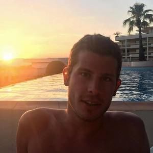 Meet your Posher, Raphael