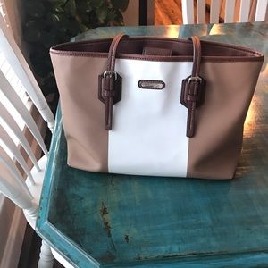 Dana Buchanan 👛purse 🎊