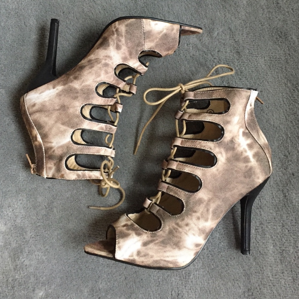 C-Label Pointed Toe Heel 👠