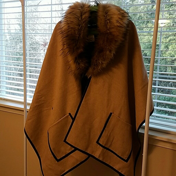 Evy 's tree Jackets & Blazers - New Evys Tree camel cream poncho