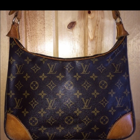 Louis Vuitton Handbags - Louis Vuitton Boulogne 30 purse bag.