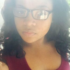 Meet your Posher, Amira