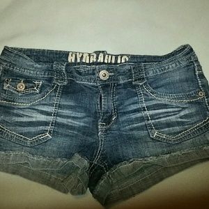 Hydraulic shorts