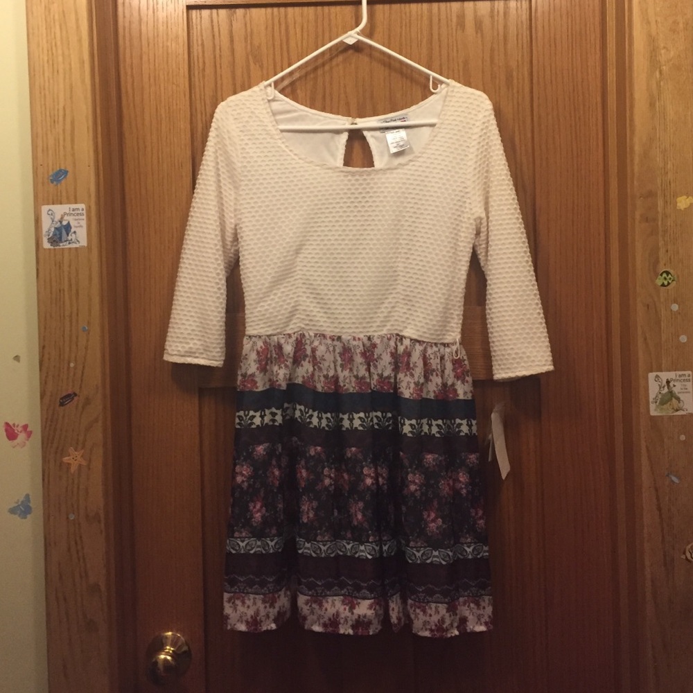 Kohl's Floral and White dress