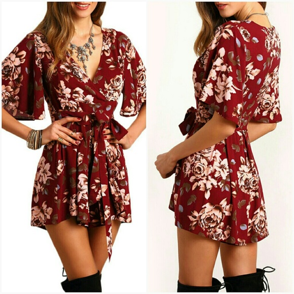 Vneck Floral Print Romper - Picture 4 of 8