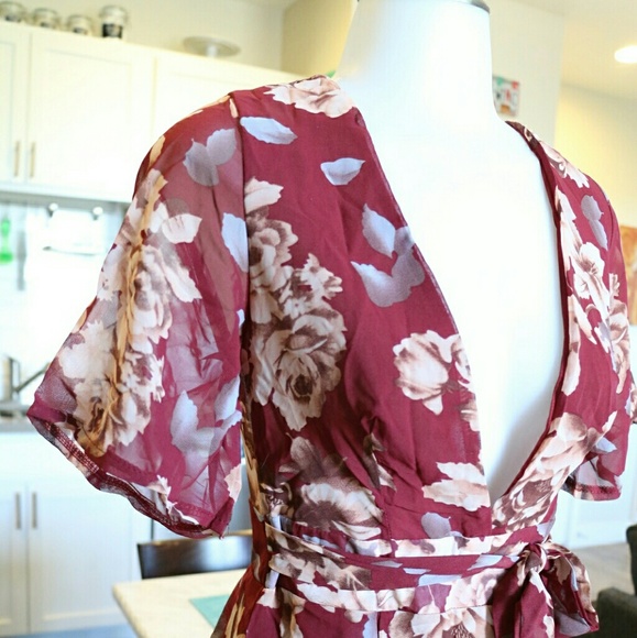 Vneck Floral Print Romper - Picture 6 of 8