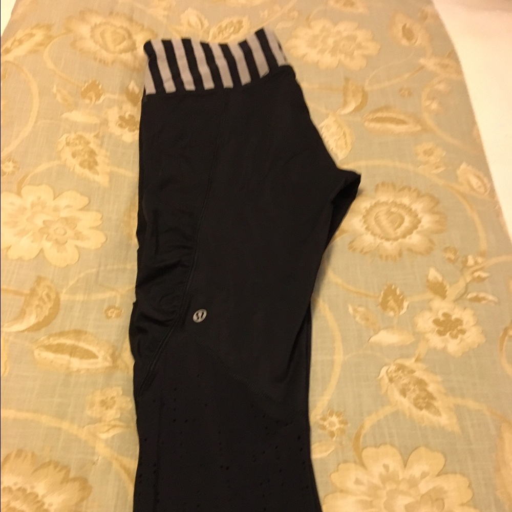 Lululemon size 6