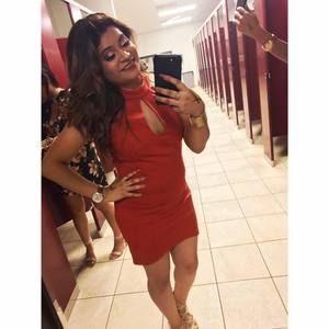 Meet your Posher, Mariela