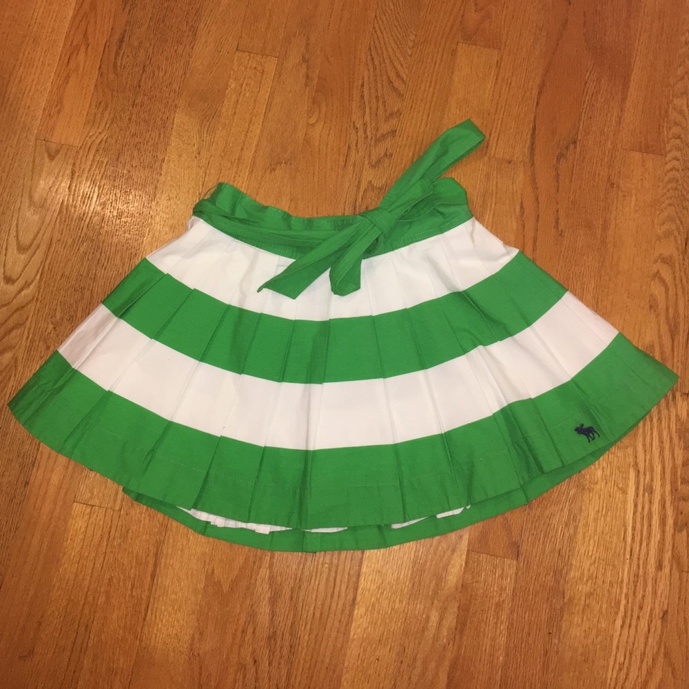 Abercrombie & Fitch Green and White Pleated Skirt