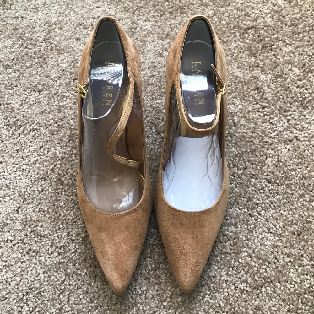 Brand new Suede pump