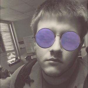 Meet your Posher, Seth